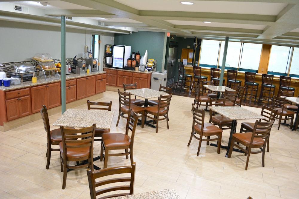 Days By Wyndham Clive - Hotel West Des Moines